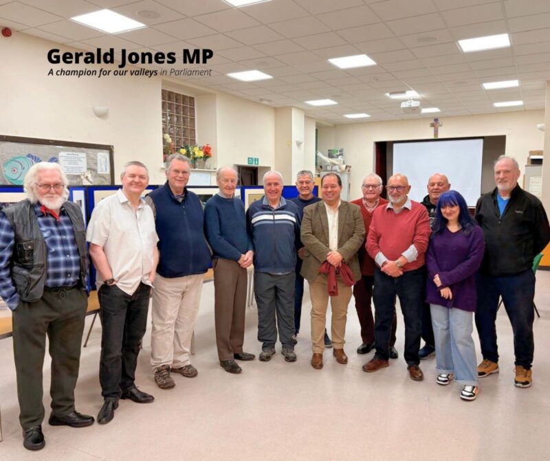 Image of Gerald Jones MP with member of the club.