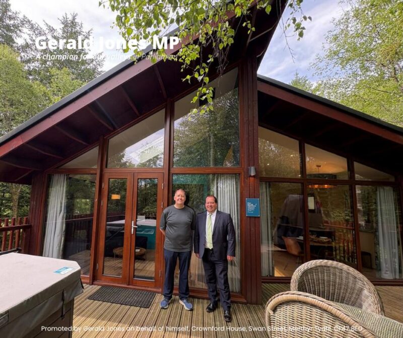 An image of Gerald Jones MP with staff at Garwnant.