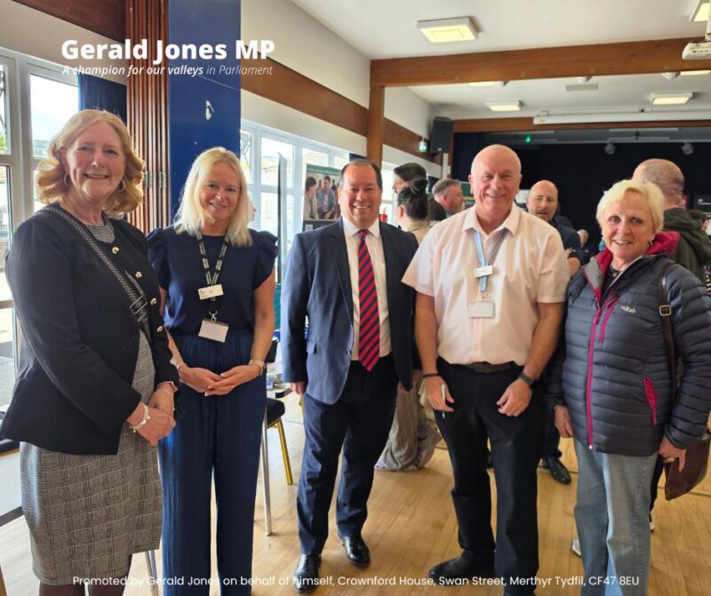 Image of Gerald Jones MP with the Mayor Cllr Sheryl Evans, Cllr Ann Crimmings and Jobcentre Plus staff.