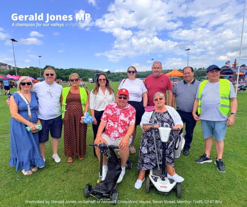 Image of Gerald Jones MP with Councillors and Vikki Howells MS at the Fun Day.